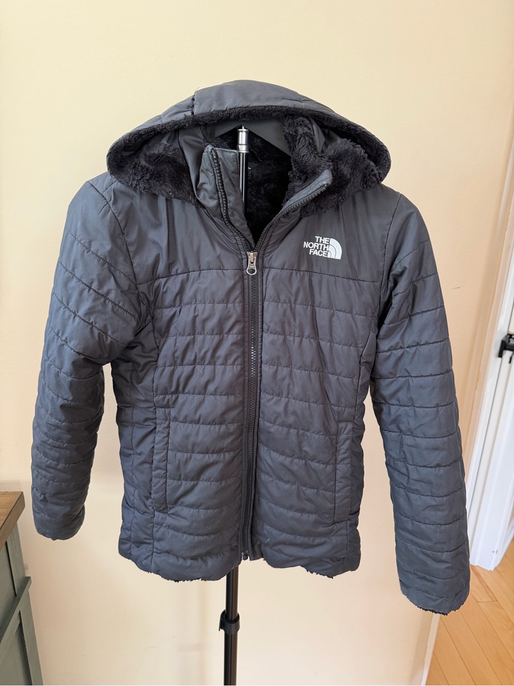 The North Face Girls Hooded Sherpa Lined Puffer Jacket Black M 10/12
